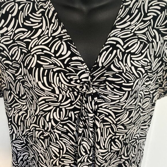 Van Heusen V-Neck Fitted Stretchy Top Short Sleeve Tee Shirt‎ Size XL - Picture 2 of 6